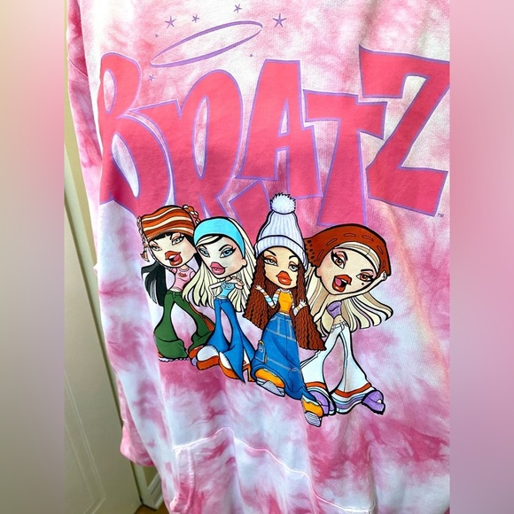 🆕Bratz tiedye hoodie, multicolor graphic design, kangaroo pouch,hood ties NWOT - Picture 7 of 9